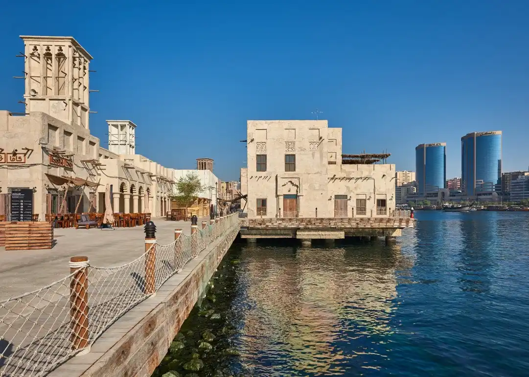 Al Seef منطقه‌ای در حاشیهٔ جزیرهٔ خور دبی (Dubai Creek)