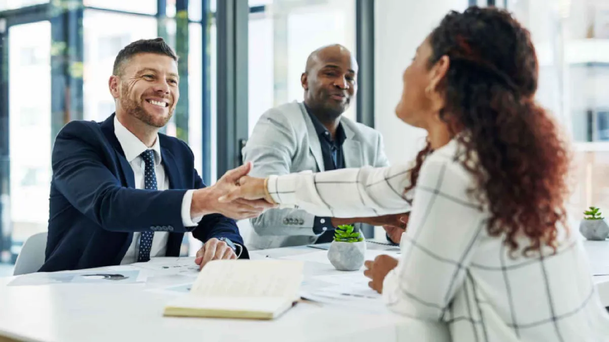 The difference between Dubai work visa and student and tourist visa