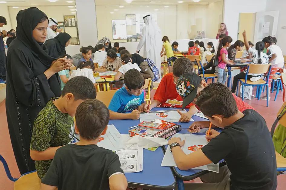 الشارقة تعلن ضوابط جديدة لاستخدام الذكاء الاصطناعي في المدارس