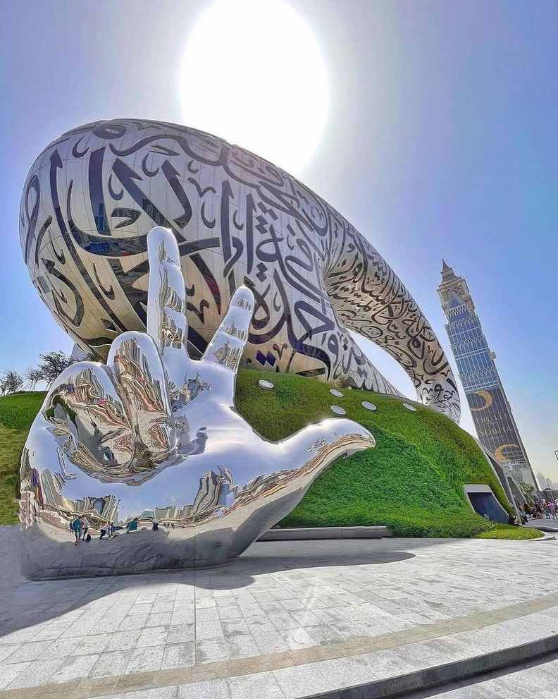 محمد بن راشد يطلع على وقف سوبا بقيمة 500 مليون درهم لتمويل تحدي القراءة العربي