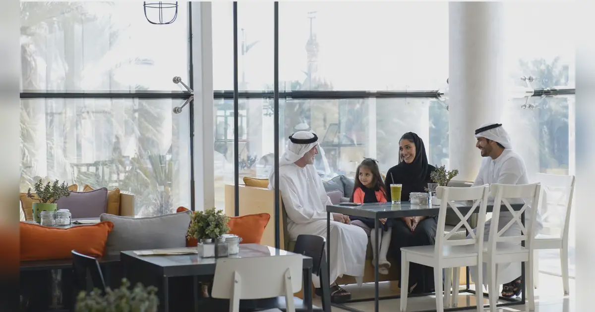 أبوظبي تعيد تصميم بيئة السكان بدلاً من إلقاء اللوم على عاداتهم الغذائية