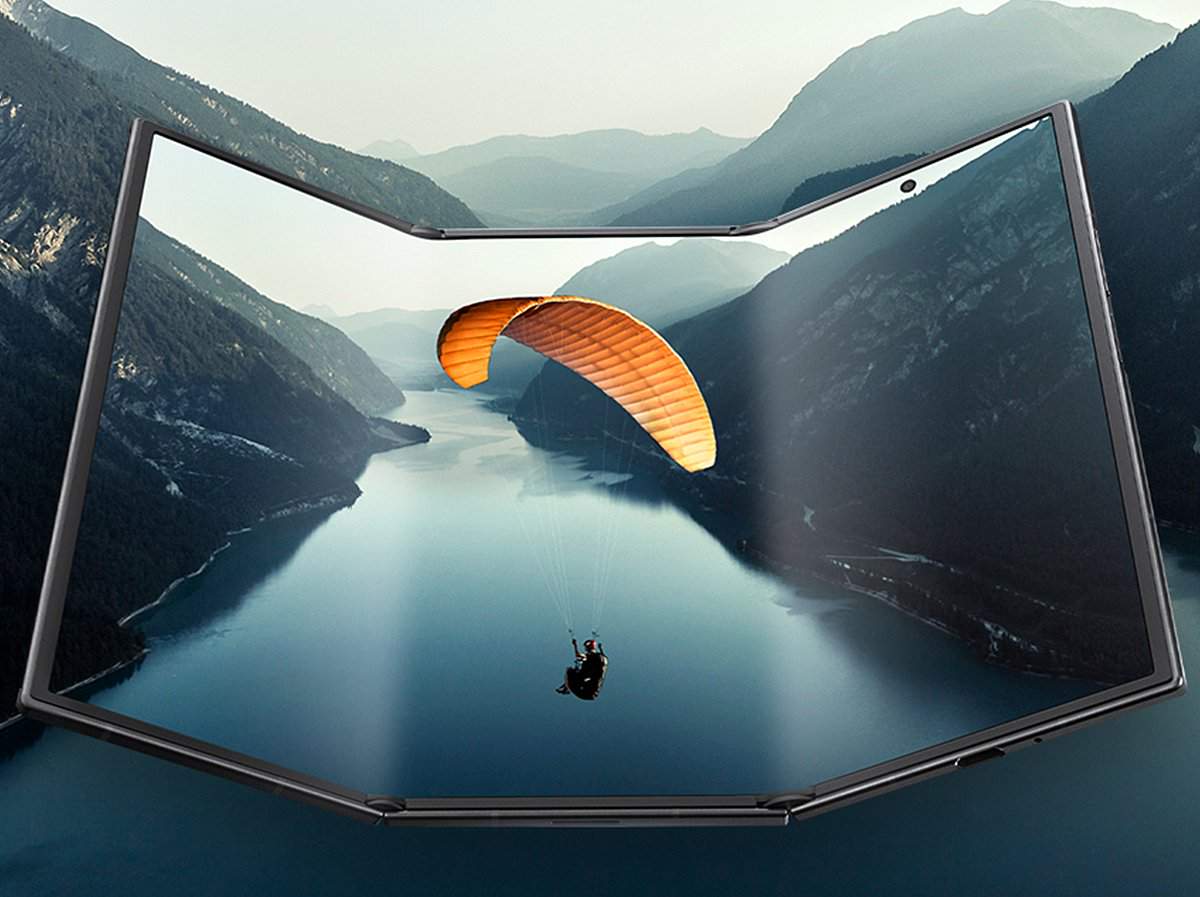 Samsung unveiled the Galaxy Z TriFold in Dubai: A revolution in the world of foldable phones.