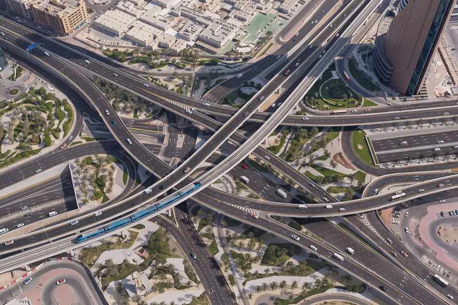 افتتاح الجسر الأخير في مشروع تطوير دوار المركز التجاري العالمي بدبي في ٣٠ أكتوبر