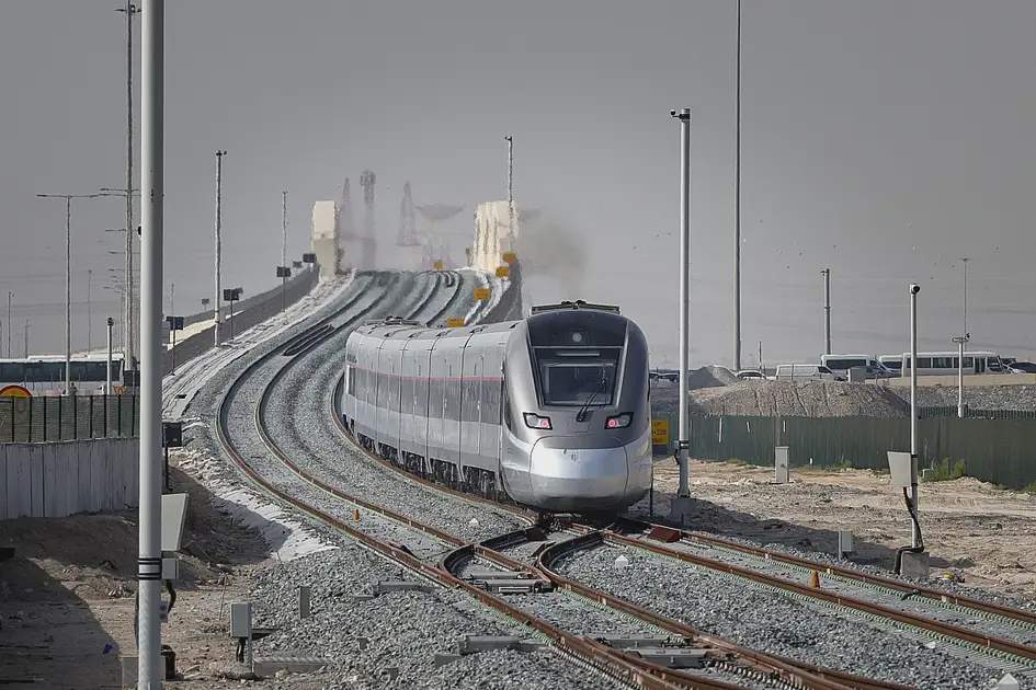 Emirates Road Stretch to Close Nightly Until November 15 for Etihad Rail Works